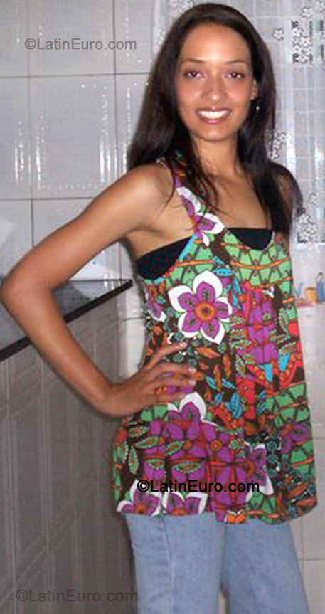 Date this passionate Brazil girl Fernanda- from Sao Paulo B-124