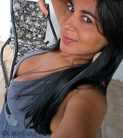 Date this happy Brazil girl Nathalia from Cascavel B-230