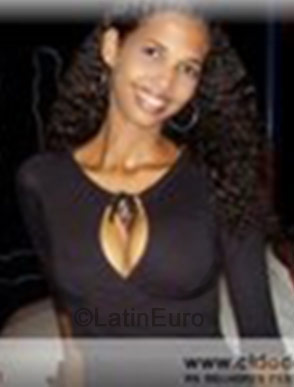 Date this foxy Brazil girl Viviane from Cuiaba B-232