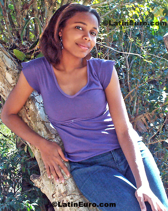 Date this beautiful Brazil girl Karen from Sao Paulo B-78