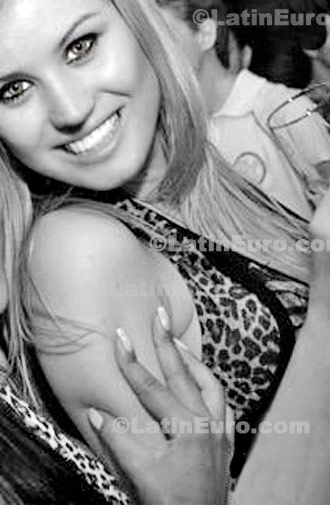 Date this sensual Brazil girl Evelin from Curitiba B151