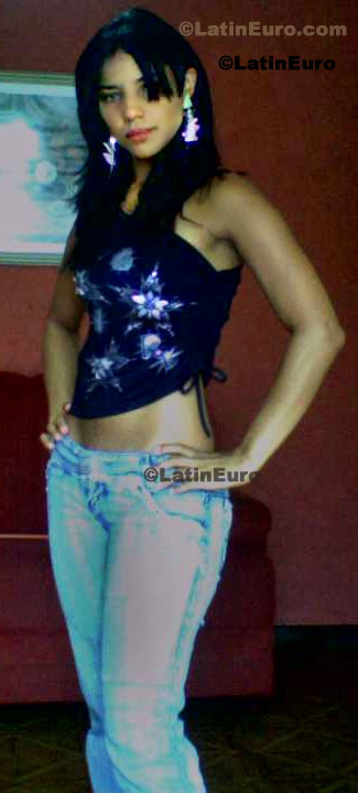 Date this gorgeous Brazil girl Sandra from Volta Redomda B153