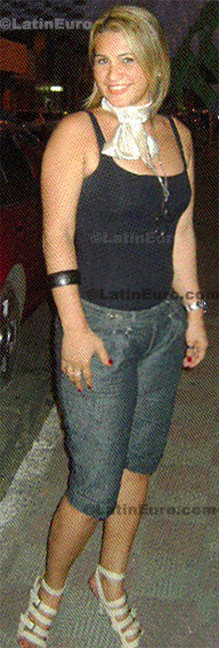 Date this attractive Brazil girl Emanuela from Maceio B167