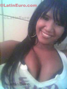 Date this good-looking Brazil girl Francislene from Petrolina B17