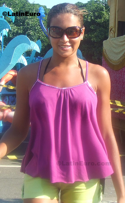Date this passionate Brazil girl Adriana from Nova Iguacu B202