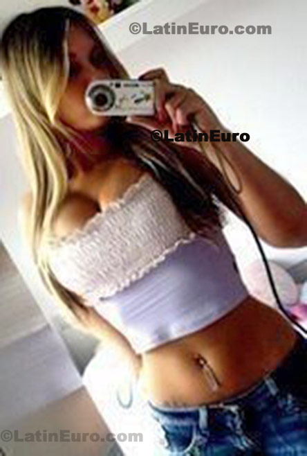 Date this fun Brazil girl Karyna from Pederneiras B322