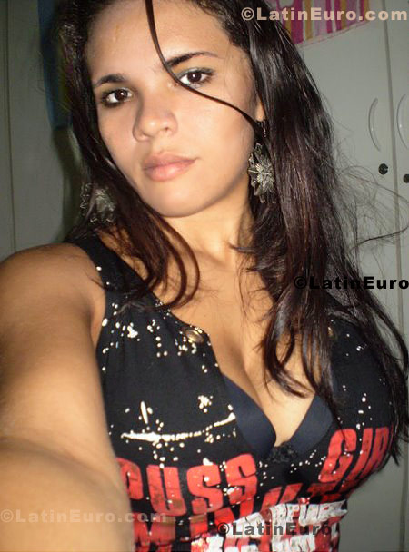 Date this beautiful Brazil girl Cinthia from Fortaleza B371