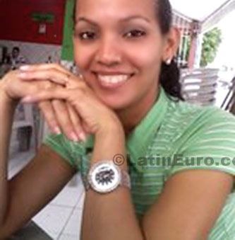 Date this voluptuous Brazil girl Fernanda from Brazlandia B408
