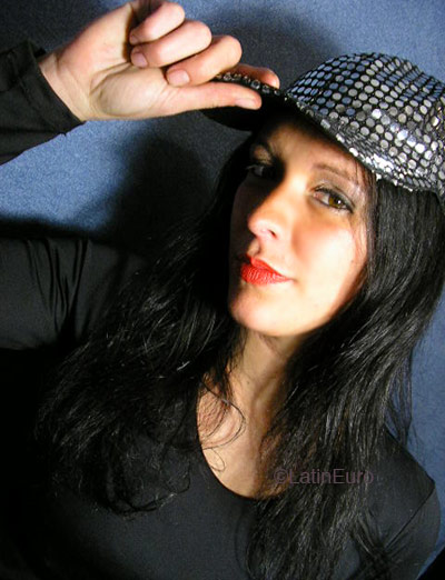 Date this attractive Brazil girl Luciana from PORTO ALEGRE B4247