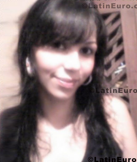Date this nice looking Brazil girl Sharon from Rio Branco B448