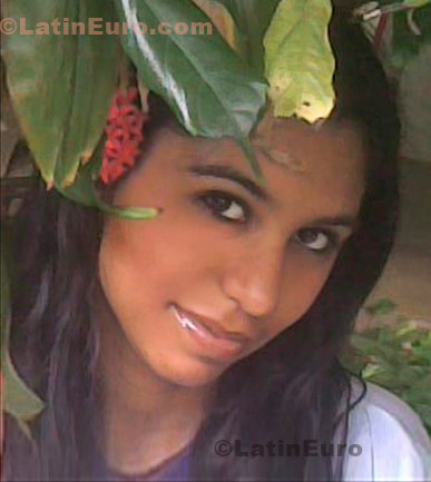 Date this nice looking Brazil girl Lucy from Fortaleza B492