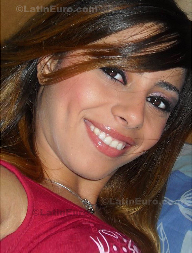 Date this happy Brazil girl Juliana from Rio de Janeiro B524