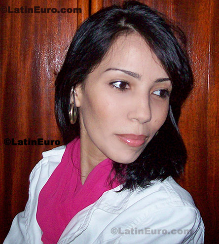 Date this sensual Brazil girl Dayane from Uberlandia B81