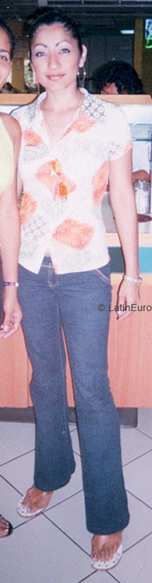 Date this attractive Honduras girl Lizeth from Choloma N1462