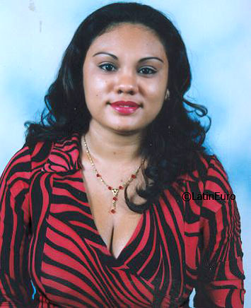 Date this pretty Honduras girl Glenis from La Ceiba N1695