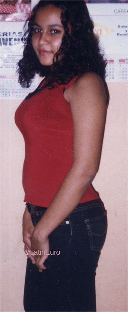 Date this hot Honduras girl Leticia from  N2473