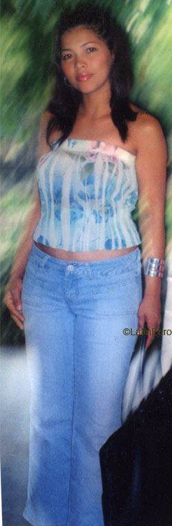 Date this voluptuous Honduras girl Elda from  N2477