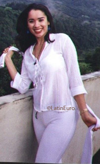 Date this voluptuous Panama girl Gissell from  N3141