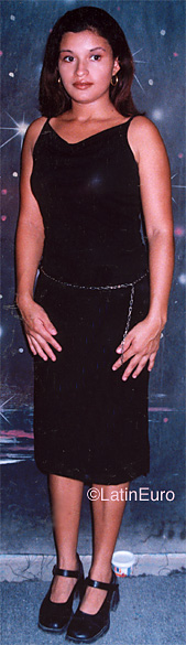 Date this foxy Honduras girl Iris from Choloma N3872