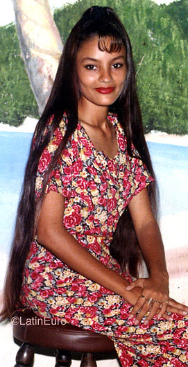 Date this gorgeous Honduras girl Iris from Choloma N3713