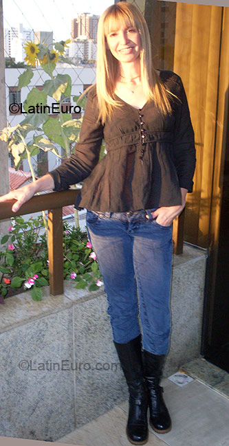 Date this passionate Brazil girl Gilneide from Belo Horizonte BR83