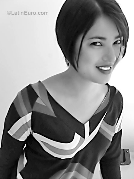 Date this sensual Brazil girl Simone from Sao Paulo BR165