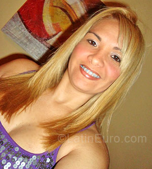 Date this cute Brazil girl Carla from RIO DE JANEIRO BR166