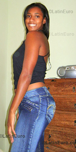 Date this happy Brazil girl Adriana Aparecida from Itabira BR171