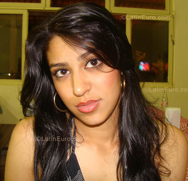 Date this cute Brazil girl Janaina from Belo Horizonte BR236