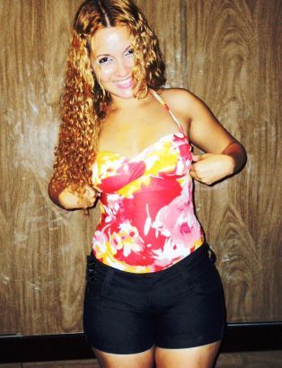 Date this voluptuous Brazil girl ANA CRISTINA from Aracaju IT3