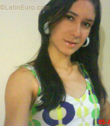 Date this foxy Brazil girl Amanda from Governador Valadares BR302