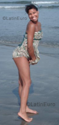 Date this nice looking Brazil girl Fabricia from Sao Paulo BR444