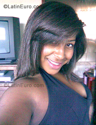 Date this good-looking Brazil girl Adriana from Belo Horizonte BR464