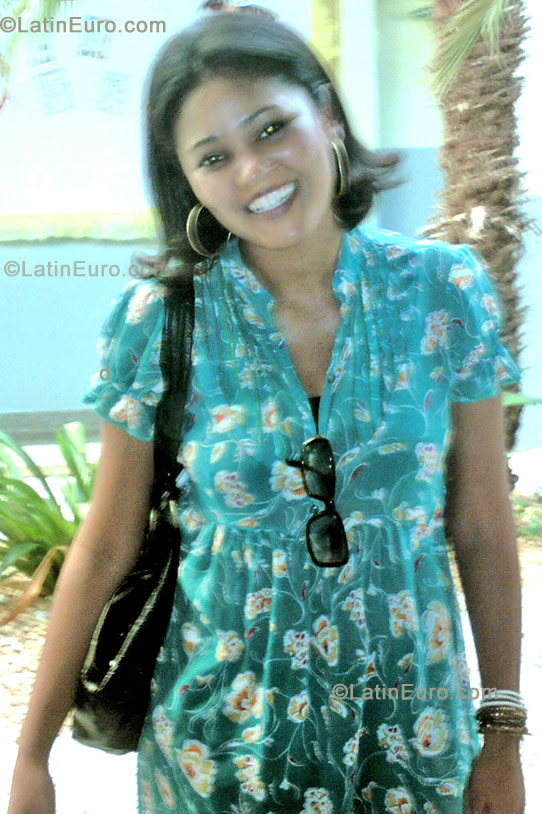 Date this attractive Brazil girl Elizangela Aparecida from Marilia BR549