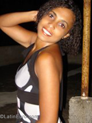Date this georgeous Brazil girl Joana Aparecida from Vitoria BR763