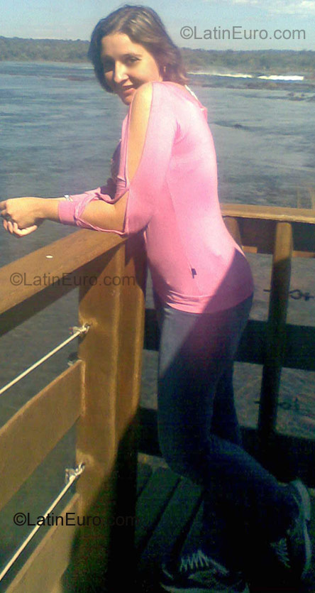 Date this funny Brazil girl Ana Paula from Foz Do Iguacu BR993