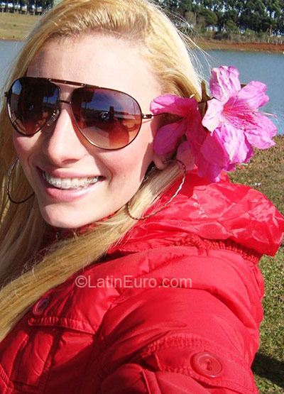 Date this young Brazil girl Daniella from Chapeco BR1097