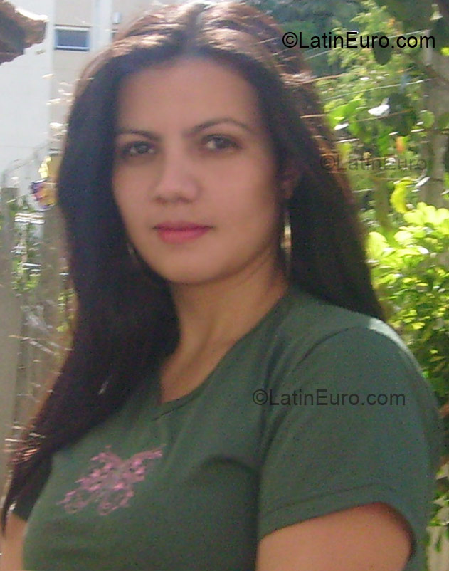 Date this nice looking Brazil girl Eliane from Sorocaba BR1316