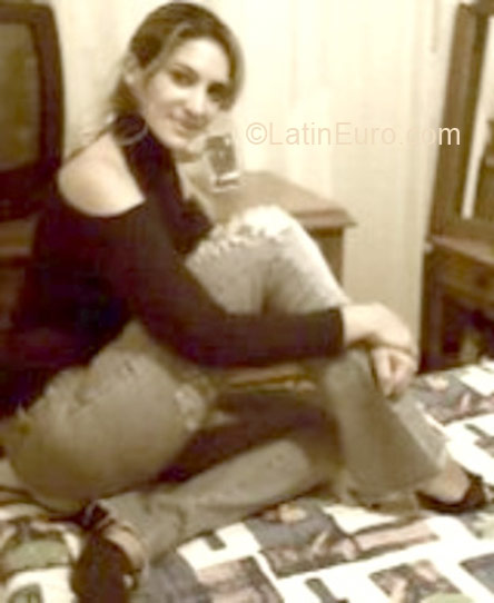 Date this pretty Brazil girl Lucia Helena from Volta Redonda BR1339