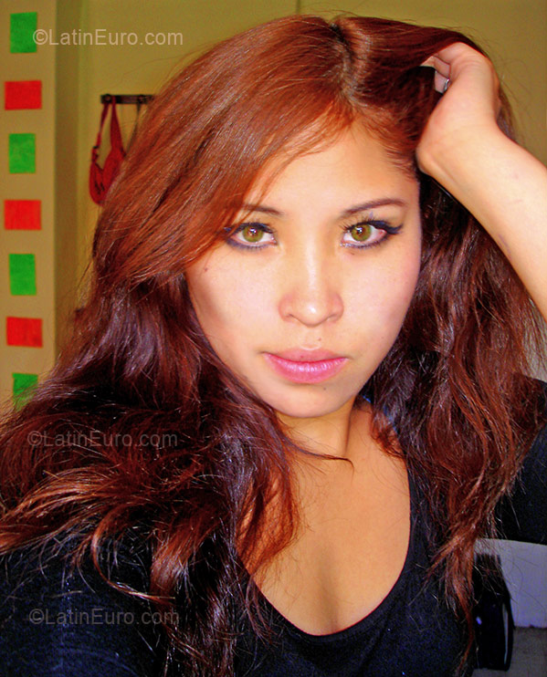 Date this nice looking Peru girl Claudia Estefania Mercdes from Arequipa PE101
