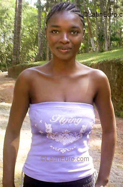 Date this good-looking Brazil girl Tamires from Sao Paulo BR1433