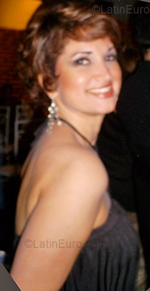 Date this sensual Brazil girl Ana Lucia from Rio de Janeiro BR1527