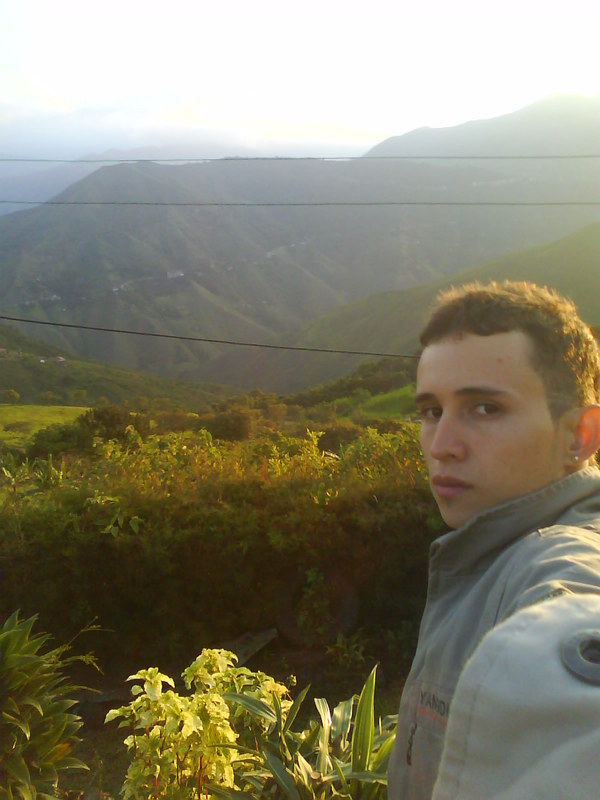 Date this exotic Colombia man JOHNLATIN from Cali CO2773