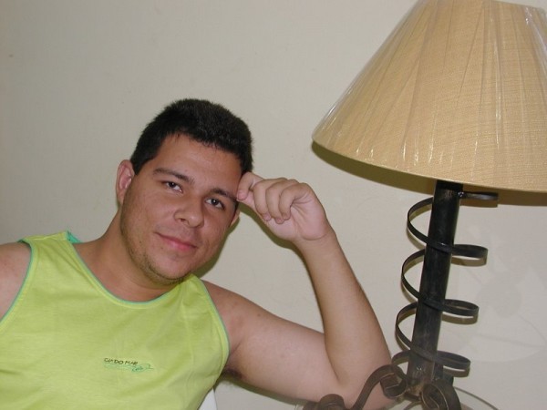 Date this attractive Brazil man Henrique from Governador Valadares BR2233
