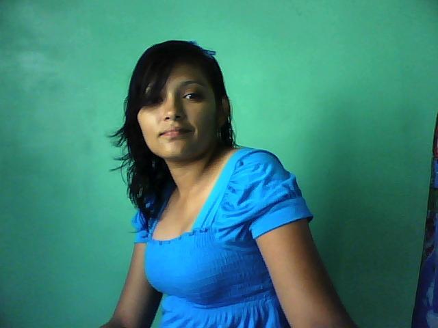 Date this sultry Honduras girl Kenia from El Progreso HN99