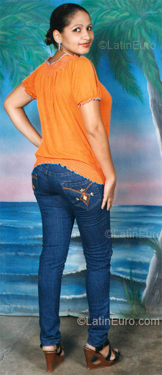Date this lovely Honduras girl Karen Yessenia from San Pedro Sula HN167