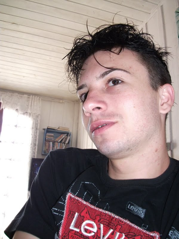 Date this voluptuous Brazil man JULIO CESAR from curitiba BR2862