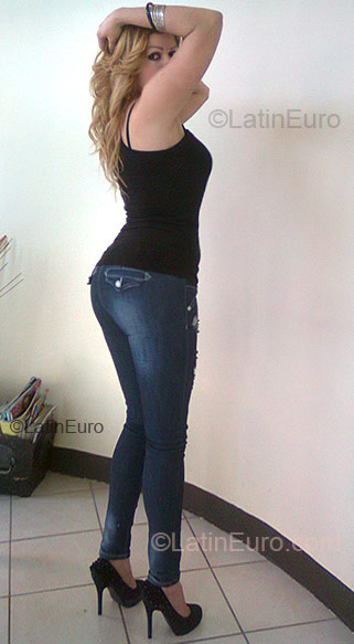 Date this pretty Mexico girl Yuridia from Tijuana MX197