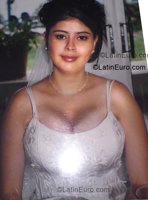 Date this young Honduras girl Blanca from Tegucigalpa HN235