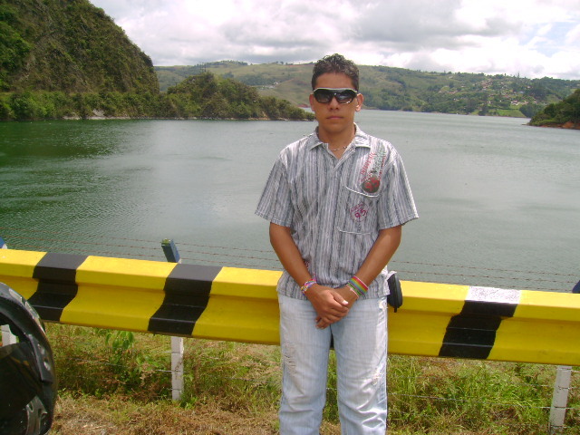 Date this foxy Colombia man JHONKIS from Yotoco Valle CO5400